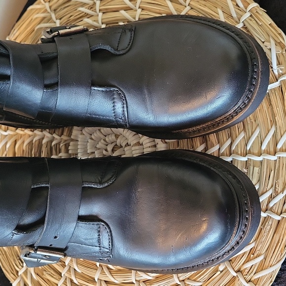 Frye  Black Zip-Up Boots WO's Size 7 EUC - Picture 2 of 12